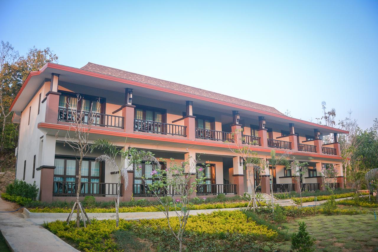 Phu Chom Mork Resort Sangkhla Buri Rum bild