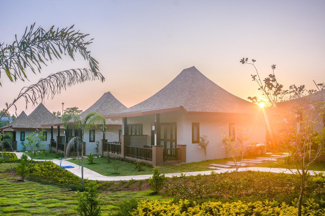 Phu Chom Mork Resort Sangkhla Buri Exteriör bild
