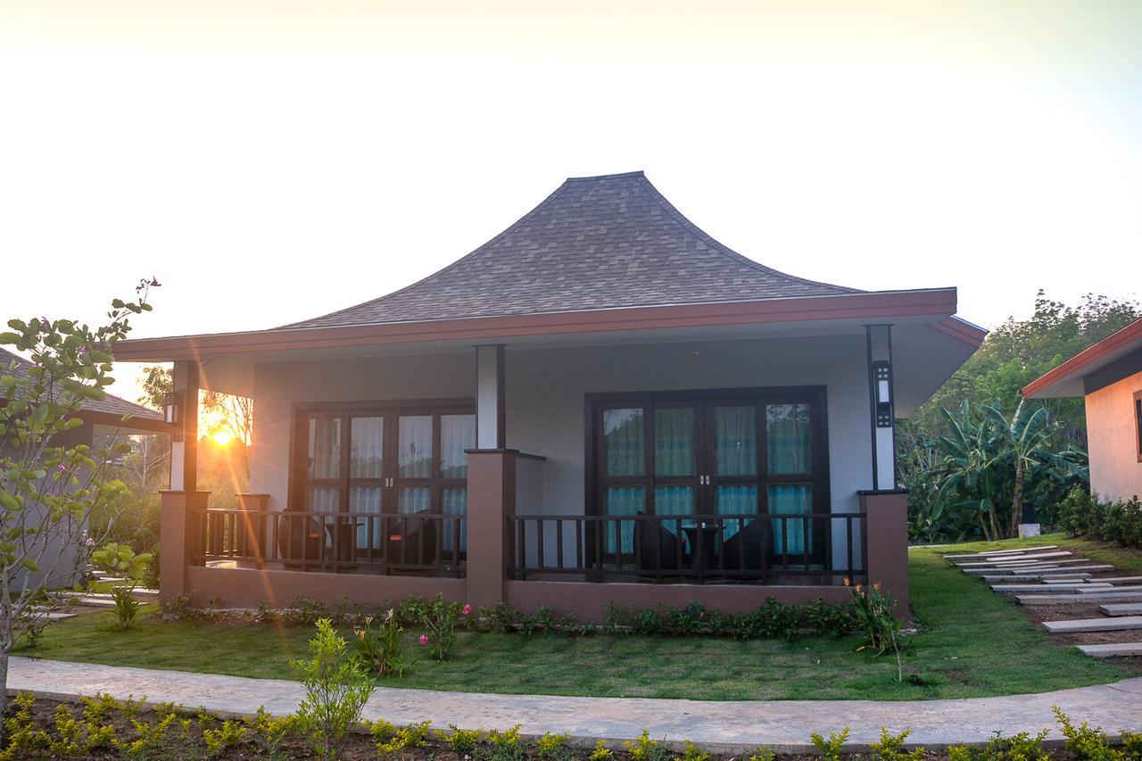 Phu Chom Mork Resort Sangkhla Buri Exteriör bild